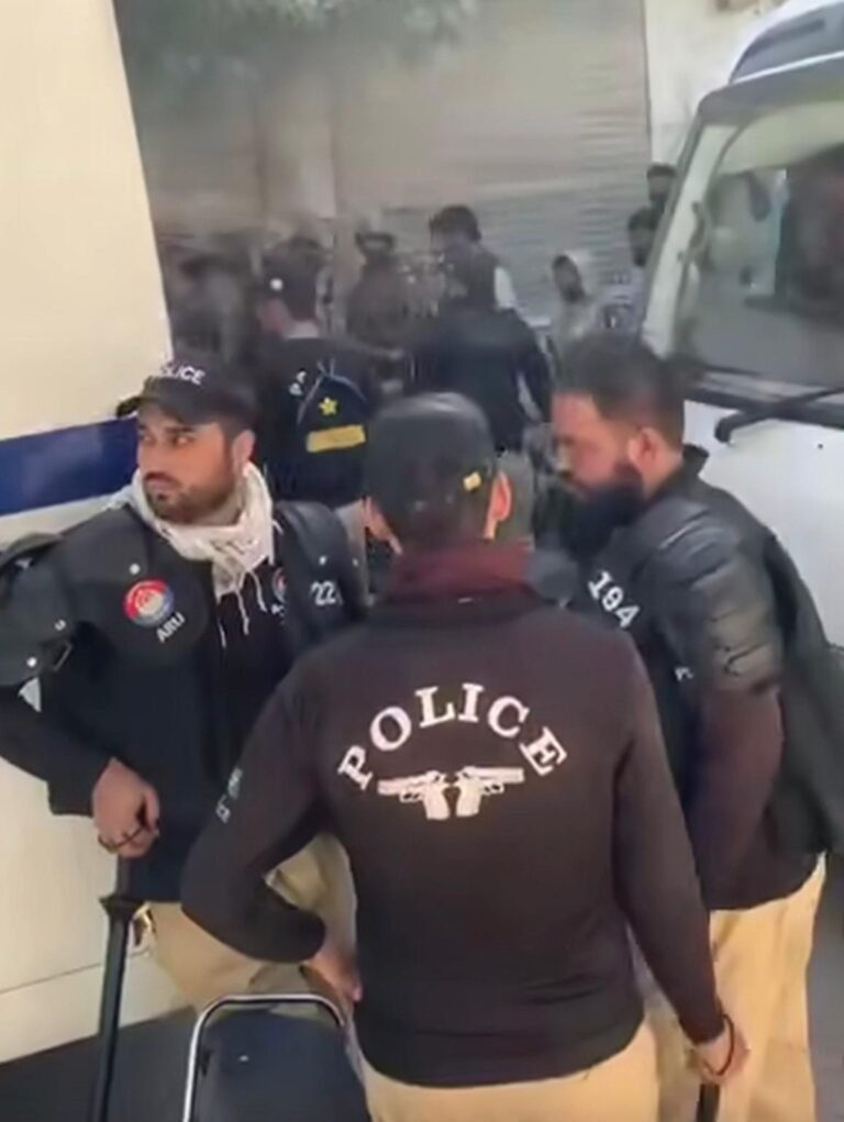 عملیات گسترده نیروهای پاکستانی بر مهاجران افغانستانی در هزاره‌تاون کویته؛ زنان نیز بازداشت شده‌اند