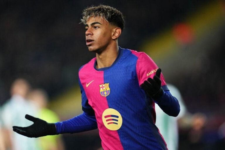 لامین یامال در آستانه جدایی از بارسلونا؛ «فلیک با من عادل نیست